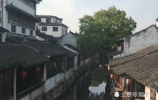 已婚女喜欢上一个已婚男上司怎么办游戏画面